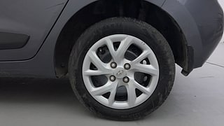 Used 2018 Hyundai Grand i10 [2017-2020] Sportz 1.2 Kappa VTVT Petrol Manual tyres LEFT REAR TYRE RIM VIEW