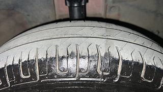 Used 2015 Renault Kwid [2015-2019] RXE Petrol Manual tyres RIGHT FRONT TYRE TREAD VIEW
