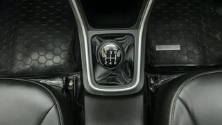 Used 2017 Maruti Suzuki S-Cross [2015-2017] Zeta 1.3 Diesel Manual interior GEAR  KNOB VIEW