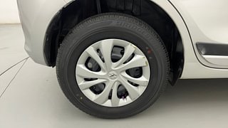 Used 2019 Maruti Suzuki Swift [2017-2021] VXi Petrol Manual tyres RIGHT REAR TYRE RIM VIEW