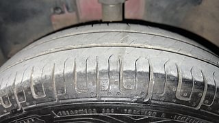 Used 2015 Renault Kwid [2015-2019] RXE Petrol Manual tyres LEFT FRONT TYRE TREAD VIEW