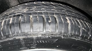 Used 2013 Honda Brio [2011-2016] V MT Petrol Manual tyres RIGHT REAR TYRE TREAD VIEW