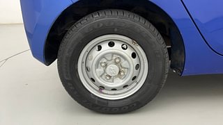 Used 2014 Hyundai Eon [2011-2018] Era Petrol Manual tyres RIGHT REAR TYRE RIM VIEW