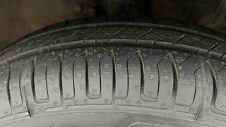 Used 2017 Maruti Suzuki Wagon R 1.0 [2013-2019] LXi CNG Petrol+cng Manual tyres RIGHT FRONT TYRE TREAD VIEW