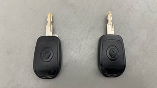 Used 2017 Renault Kwid [2015-2019] 1.0 RXL AMT Petrol Automatic extra CAR KEY VIEW