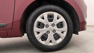 Used 2015 Hyundai Grand i10 [2013-2017] Sportz 1.2 Kappa VTVT Petrol Manual tyres RIGHT FRONT TYRE RIM VIEW