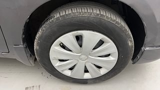 Used 2018 Maruti Suzuki Ertiga [2015-2018] VXI Petrol Manual tyres RIGHT FRONT TYRE RIM VIEW