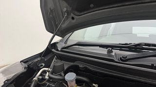 Used 2018 Maruti Suzuki Ertiga [2015-2018] VXI Petrol Manual engine ENGINE RIGHT SIDE HINGE & APRON VIEW