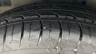 Used 2017 Maruti Suzuki Ertiga [2015-2018] VXI Petrol Manual tyres LEFT FRONT TYRE TREAD VIEW
