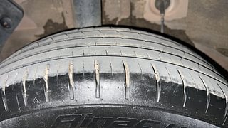 Used 2016 Hyundai i20 Active [2015-2020] 1.2 S Petrol Manual tyres RIGHT REAR TYRE TREAD VIEW