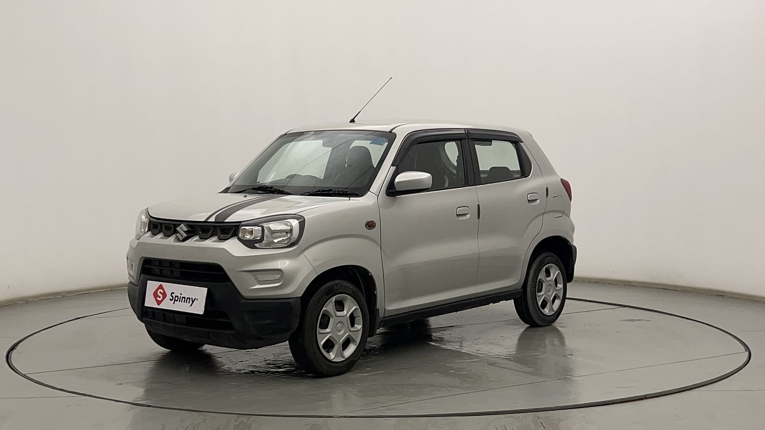 LEFT FRONT CORNER VIEW