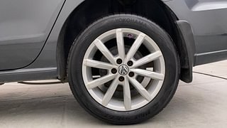 Used 2019 Volkswagen Vento [2015-2019] Highline Petrol AT Petrol Automatic tyres LEFT REAR TYRE RIM VIEW