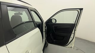 Used 2019 Maruti Suzuki Vitara Brezza [2016-2020] VDi Diesel Manual interior RIGHT FRONT DOOR OPEN VIEW