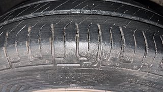 Used 2011 Hyundai i10 [2010-2016] Magna 1.2 Petrol Petrol Manual tyres RIGHT FRONT TYRE TREAD VIEW