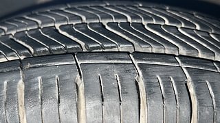 Used 2017 Hyundai Grand i10 [2017-2020] Sportz 1.2 Kappa VTVT Petrol Manual tyres LEFT FRONT TYRE TREAD VIEW