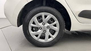 Used 2017 Hyundai Grand i10 [2017-2020] Sportz 1.2 Kappa VTVT Petrol Manual tyres RIGHT REAR TYRE RIM VIEW