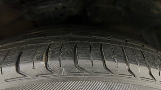 Used 2012 Hyundai Verna [2011-2015] Fluidic 1.6 CRDi SX Diesel Manual tyres RIGHT FRONT TYRE TREAD VIEW