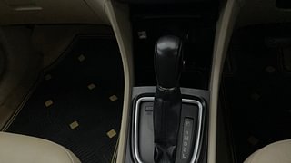 Used 2018 Maruti Suzuki Ciaz Alpha AT Petrol Petrol Automatic interior GEAR  KNOB VIEW