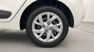 Used 2017 Hyundai Grand i10 [2017-2020] Sportz 1.2 Kappa VTVT Petrol Manual tyres LEFT REAR TYRE RIM VIEW