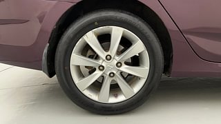 Used 2012 Hyundai Verna [2011-2015] Fluidic 1.6 CRDi SX Diesel Manual tyres RIGHT REAR TYRE RIM VIEW