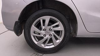 Used 2022 Honda Jazz V CVT Petrol Automatic tyres RIGHT REAR TYRE RIM VIEW
