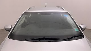 Used 2015 Volkswagen Cross Polo [2015-2018] 1.2 MPI Highline Petrol Manual exterior FRONT WINDSHIELD VIEW