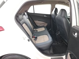 Used 2018 Hyundai Grand i10 [2017-2020] Sportz 1.2 Kappa VTVT Petrol Manual interior RIGHT SIDE REAR DOOR CABIN VIEW