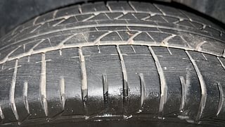 Used 2016 Maruti Suzuki Ciaz [2014-2017] VXi+ AT Petrol Automatic tyres LEFT REAR TYRE TREAD VIEW