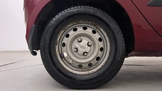 Used 2015 Hyundai i10 magna 1.1 Petrol Manual tyres RIGHT REAR TYRE RIM VIEW