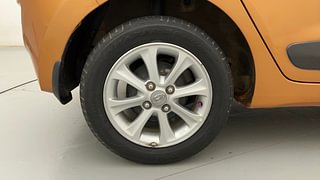 Used 2015 Hyundai Grand i10 [2013-2017] Asta AT 1.2 Kappa VTVT Petrol Automatic tyres RIGHT REAR TYRE RIM VIEW