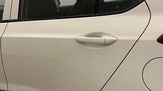 Used 2016 Hyundai Grand i10 [2013-2017] Sportz 1.2 Kappa VTVT Petrol Manual dents MINOR SCRATCH