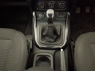 Used 2017 Tata Hexa [2016-2020] XM Diesel Manual interior GEAR  KNOB VIEW