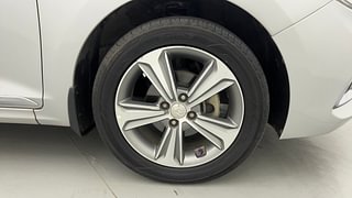 Used 2018 Hyundai Verna [2017-2020] 1.6 VTVT SX (O) AT Petrol Automatic tyres RIGHT FRONT TYRE RIM VIEW