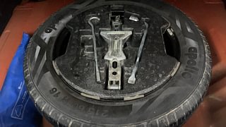 Used 2016 Maruti Suzuki Vitara Brezza [2016-2020] ZDI PLUS Dual Tone Diesel Manual tyres SPARE TYRE VIEW