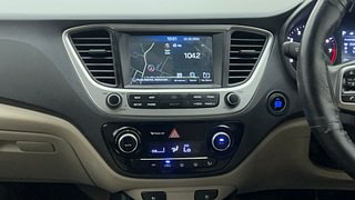 Used 2018 Hyundai Verna [2017-2020] 1.6 VTVT SX (O) AT Petrol Automatic interior MUSIC SYSTEM & AC CONTROL VIEW