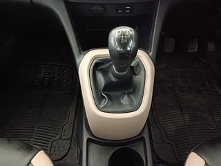 Used 2019 Hyundai Xcent [2017-2019] S Diesel Diesel Manual interior GEAR  KNOB VIEW