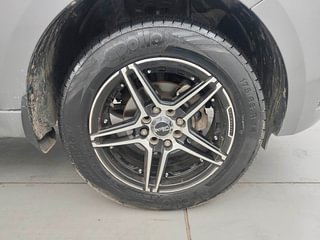 Used 2018 tata Tigor Revotron XZ Petrol Manual tyres RIGHT FRONT TYRE RIM VIEW