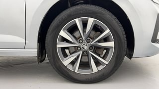 Used 2022 Skoda Slavia Style 1.0L TSI AT Petrol Automatic tyres RIGHT FRONT TYRE RIM VIEW