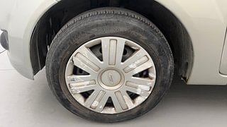 Used 2012 Ford Figo [2010-2015] Duratorq Diesel ZXI 1.4 Diesel Manual tyres LEFT FRONT TYRE RIM VIEW