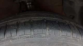 Used 2017 Hyundai Grand i10 [2017-2020] Sportz (O) AT 1.2 Kappa VTVT Petrol Automatic tyres RIGHT FRONT TYRE TREAD VIEW