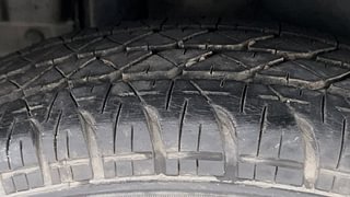 Used 2013 Maruti Suzuki Swift [2011-2017] VDi Diesel Manual tyres RIGHT REAR TYRE TREAD VIEW