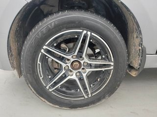 Used 2018 tata Tigor Revotron XZ Petrol Manual tyres LEFT FRONT TYRE RIM VIEW