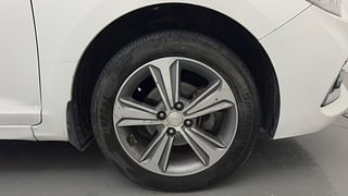Used 2019 Hyundai Verna [2017-2020] 1.6 VTVT SX Petrol Manual tyres RIGHT FRONT TYRE RIM VIEW
