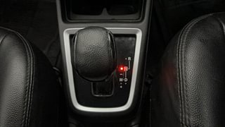 Used 2018 Maruti Suzuki Swift [2017-2020] VDi AMT Diesel Automatic interior GEAR  KNOB VIEW