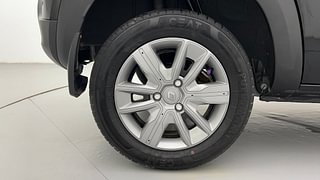 Used 2023 Renault Kwid Climber 1.0l SCE Petrol MT Petrol Manual tyres RIGHT REAR TYRE RIM VIEW