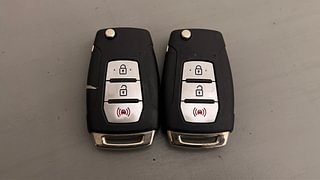 Used 2020 Mahindra XUV 300 W8 AMT Diesel Diesel Automatic extra CAR KEY VIEW