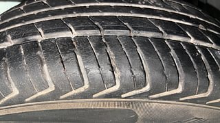 Used 2016 Renault Kwid [2015-2019] RXT Petrol Manual tyres RIGHT REAR TYRE TREAD VIEW
