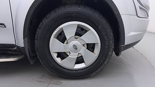 Used 2016 Mahindra XUV500 [2015-2018] W6 Diesel Manual tyres RIGHT FRONT TYRE RIM VIEW