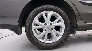 Used 2020 honda Amaze 1.2 VX CVT i-VTEC Petrol Automatic tyres RIGHT REAR TYRE RIM VIEW