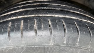 Used 2018 Maruti Suzuki Baleno [2015-2019] Zeta Petrol Petrol Manual tyres RIGHT FRONT TYRE TREAD VIEW